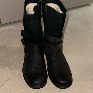 UGG Lorna Boots (waterproof)